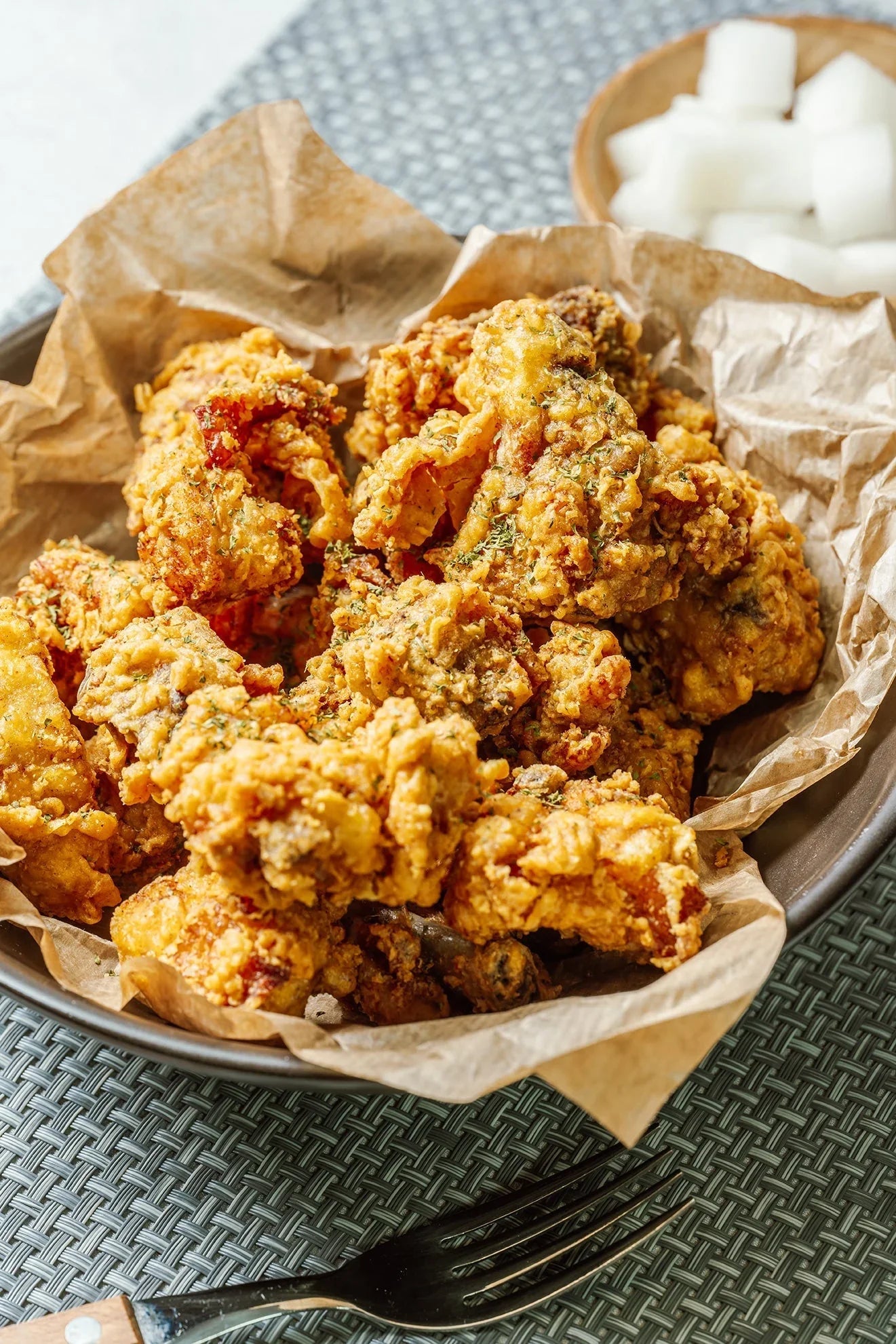 K-치킨 완전정복: 치맥 문화와 즐기는 법
